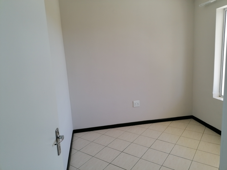 To Let 2 Bedroom Property for Rent in Buh Rein Estate Western Cape